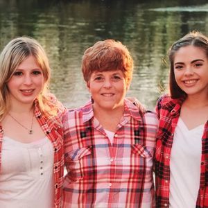 Meet your Posher, Dina